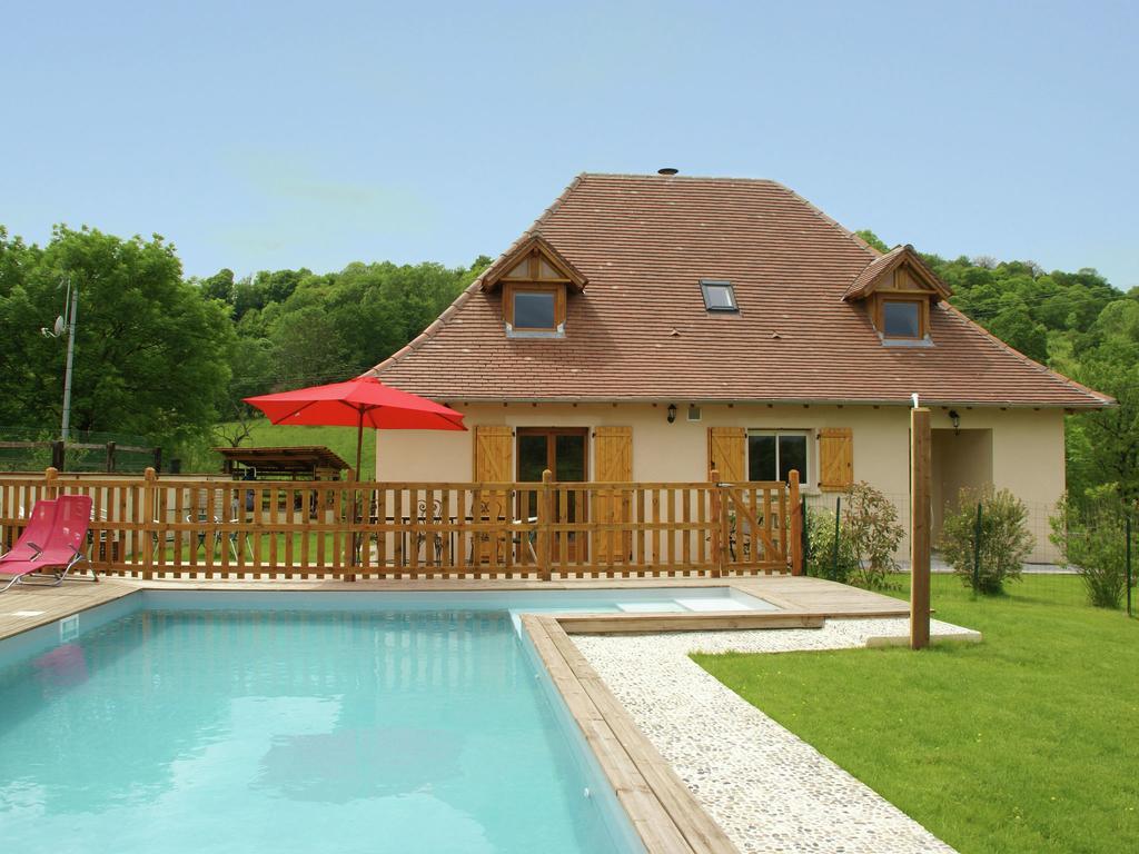Modern Holiday Home With Private Pool Loubressac Экстерьер фото